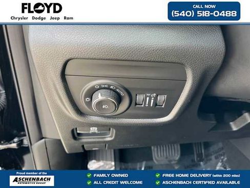 New 2025 Jeep Grand Cherokee Limited w/ Black Appearance Package image 11