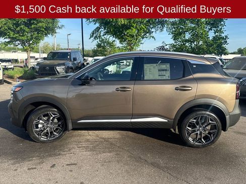 New 2026 Nissan Kicks SR FWD image 4