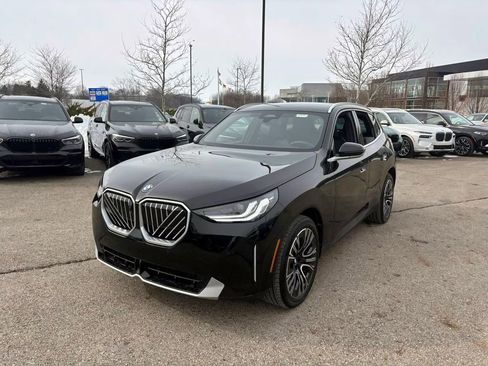 Used 2025 BMW X3 xDrive30i w/ Premium Package image 3