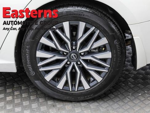 Used 2024 Nissan Altima 2.5 SV w/ SV Premium Package image 8