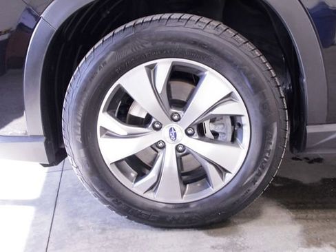 Used 2023 Subaru Ascent Premium w/ Convenience Package image 10