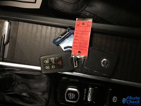 Used 2020 Volvo V90 T6 Cross Country image 53