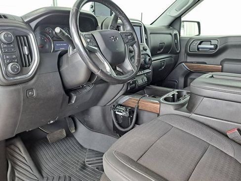 Used 2021 Chevrolet Silverado 1500 LT Trail Boss w/ LPO, Dark Essentials Package AWD/4WD image 8
