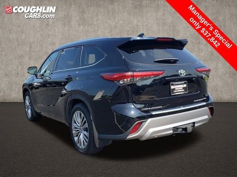 Used 2022 Toyota Highlander Platinum image 5