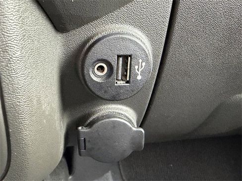 Used 2020 Nissan Frontier PRO-4X w/ Pro-4x Utility Package image 29