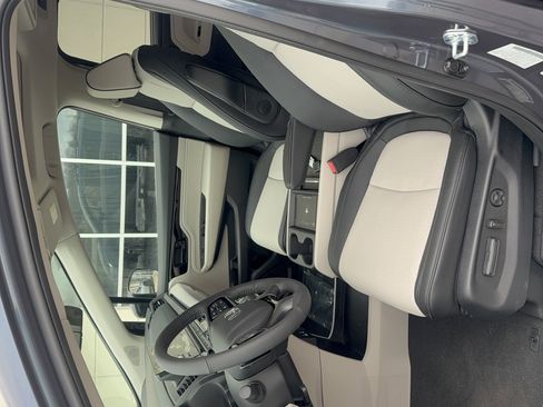 New 2026 Honda Odyssey Elite image 10