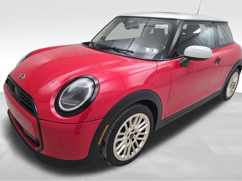 Certified 2025 MINI Cooper 2-Door Hardtop image 5