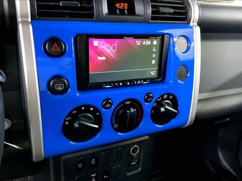 Used 2007 Toyota FJ Cruiser 2WD image 6
