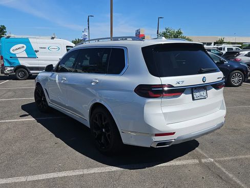 Used 2023 BMW X7 xDrive40i w/ Premium Package image 6