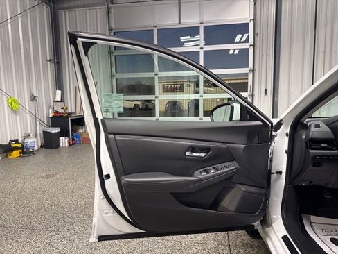 Used 2022 Nissan Sentra SV w/ Trunk Package image 7