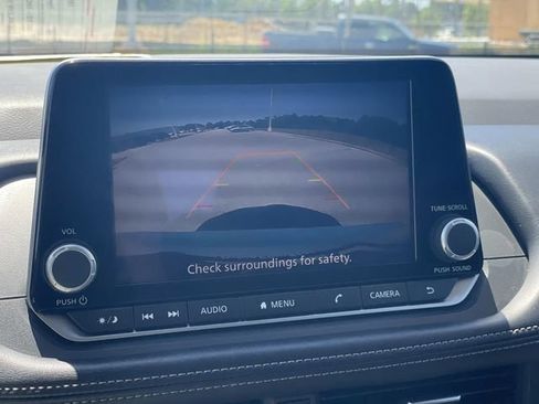Used 2024 Nissan Rogue SV FWD image 26