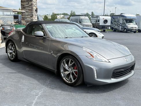 Used 2016 Nissan 370Z Touring Sport RWD image 5