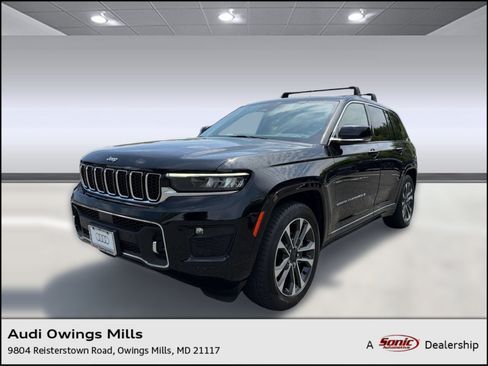 Used 2022 Jeep Grand Cherokee Overland w/ Luxury Tech Group IV AWD/4WD image 1