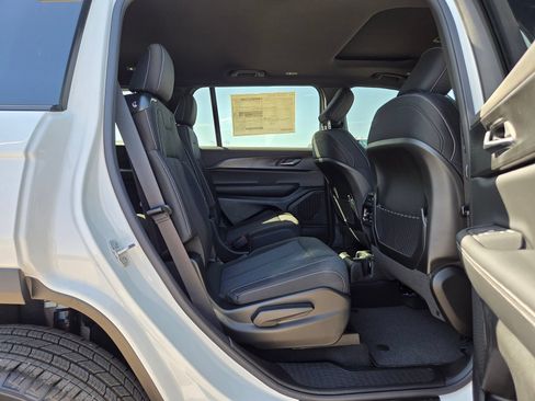 New 2026 Jeep Grand Cherokee L Laredo RWD image 17