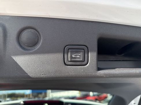 Used 2024 Chevrolet Equinox LT AWD/4WD image 30