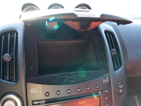 Used 2010 Nissan 370Z Touring w/ Sport Pkg image 37