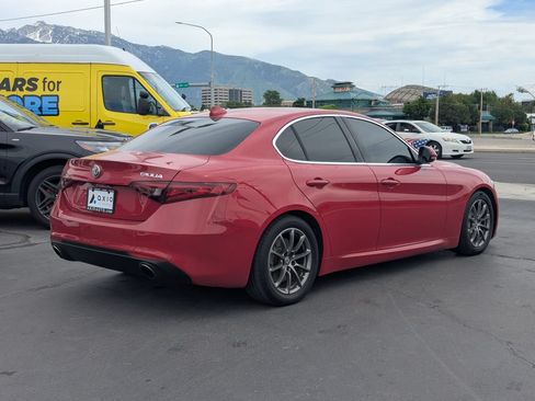 Used 2020 Alfa Romeo Giulia RWD image 4