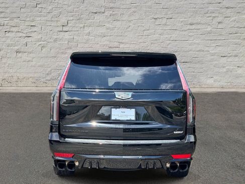 Used 2023 Cadillac Escalade V w/ LPO, ONYX Package AWD/4WD image 4