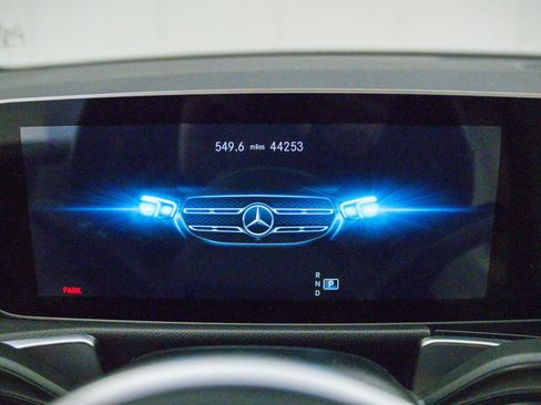 Used 2020 Mercedes-Benz GLB 250 4MATIC image 23