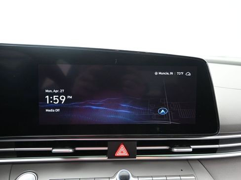 Used 2025 Hyundai Elantra SEL FWD image 18