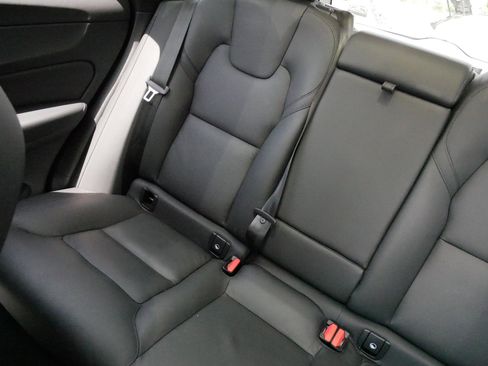 Used 2025 Volvo XC60 B5 Plus AWD/4WD image 12