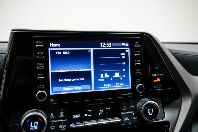 Used 2021 Toyota Highlander L AWD/4WD image 9