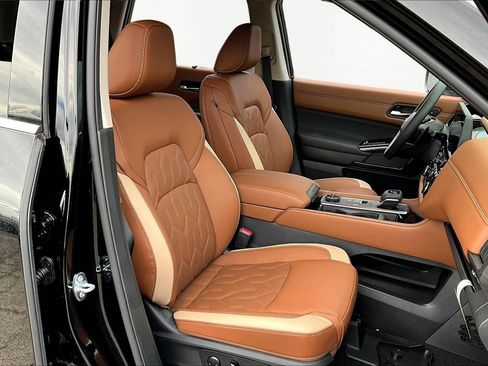 New 2026 Nissan Pathfinder Platinum image 19