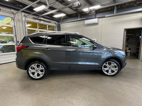 Used 2019 Ford Escape Titanium AWD/4WD image 6