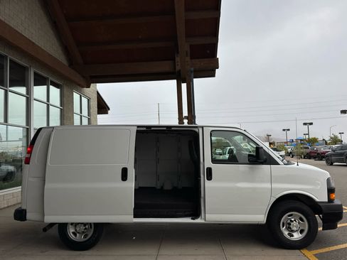 Used 2024 Chevrolet Express 2500 w/ Driver Convenience Package image 25