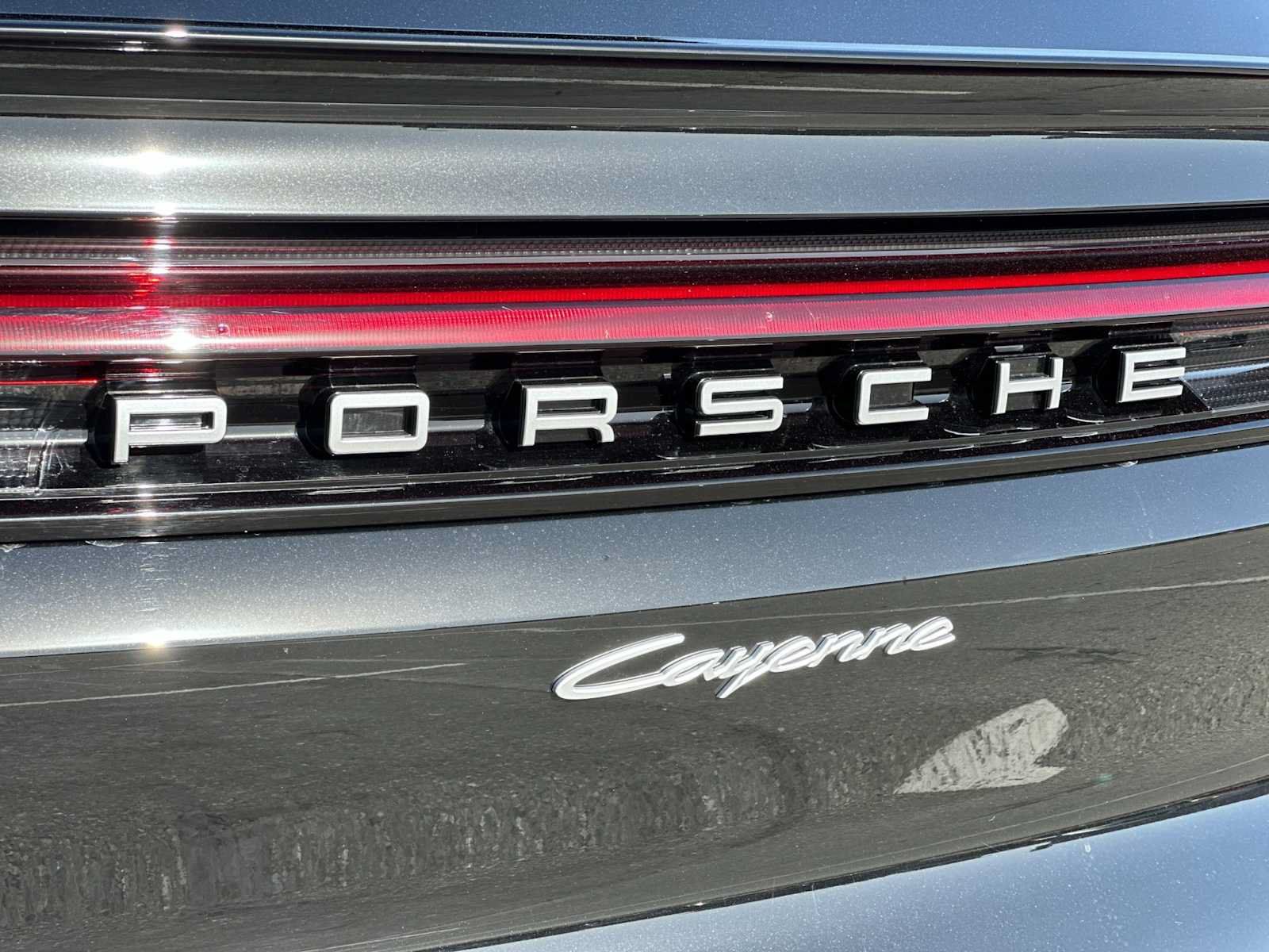 Certified 2025 Porsche Cayenne Coupe AWD/4WD image 29