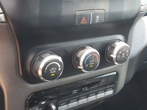 Used 2021 RAM 3500 Tradesman w/ Chrome Appearance Group AWD/4WD image 16