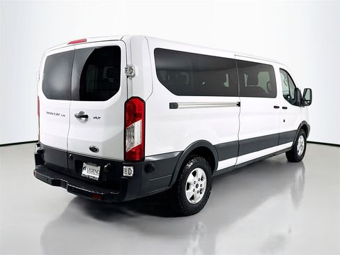 Used 2018 Ford Transit 350 XLT image 5