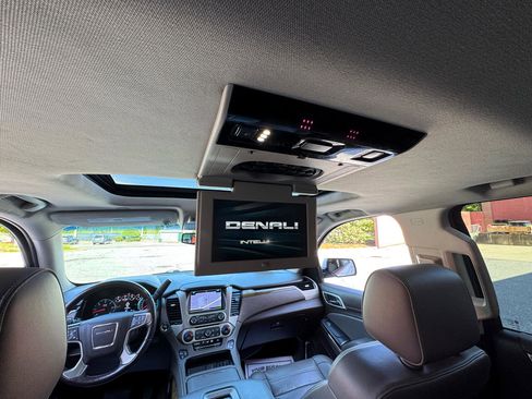 Used 2017 GMC Yukon Denali w/ Open Road Package image 13