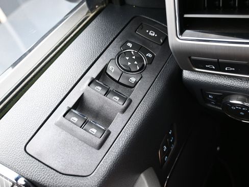 Used 2022 Ford F350 Platinum image 25