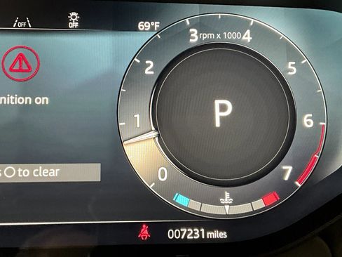 Used 2025 Land Rover Range Rover Sport Dynamic SE image 17