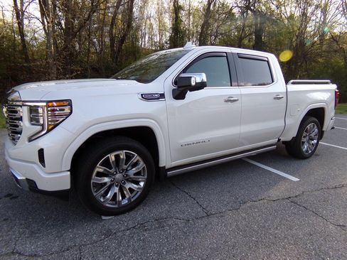 Used 2025 GMC Sierra 1500 Denali AWD/4WD image 1