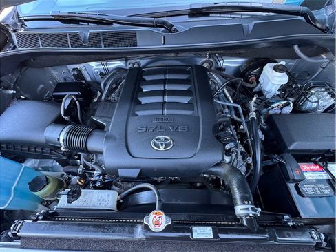 Used 2021 Toyota Tundra SR5 AWD/4WD image 9