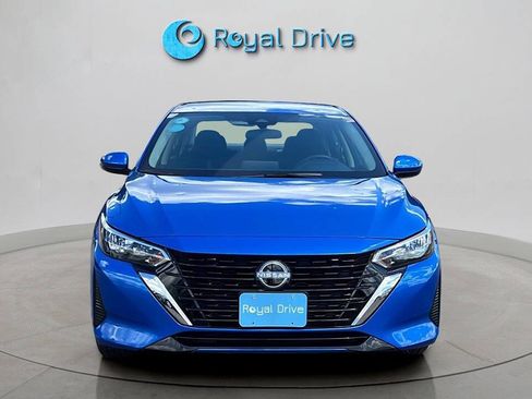 Used 2025 Nissan Sentra SV FWD image 8