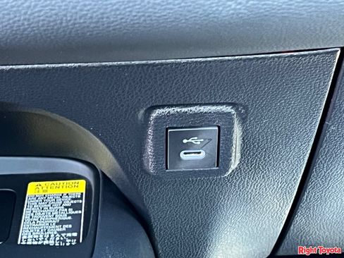 Certified 2026 Toyota Corolla SE w/ SE Package FWD image 27