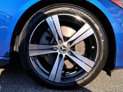 Used 2025 Mercedes-Benz C 300 4MATIC Sedan image 9