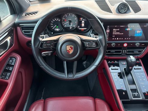 Used 2023 Porsche Macan S image 14