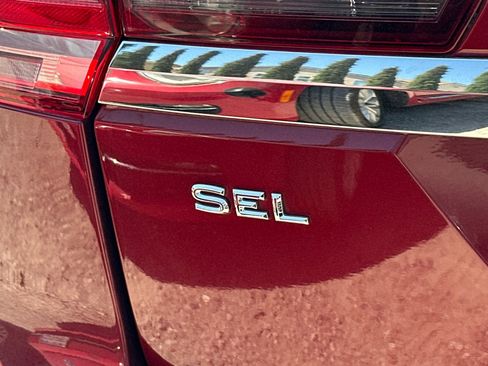 Used 2018 Volkswagen Atlas SEL FWD image 7