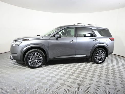 Used 2024 Nissan Pathfinder SL w/ SL Premium Package AWD/4WD image 2