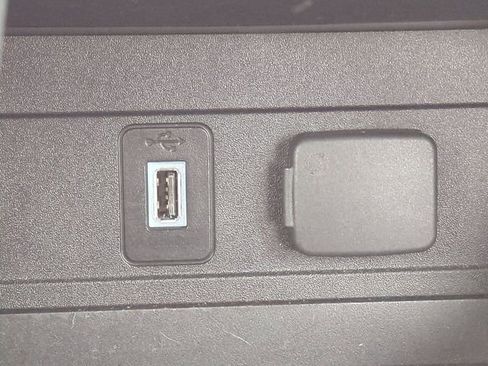 Used 2017 Ford Escape Titanium image 21