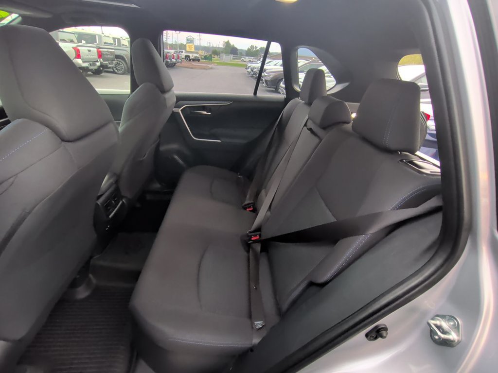 Used 2022 Toyota RAV4 SE w/ Convenience Package AWD/4WD image 23