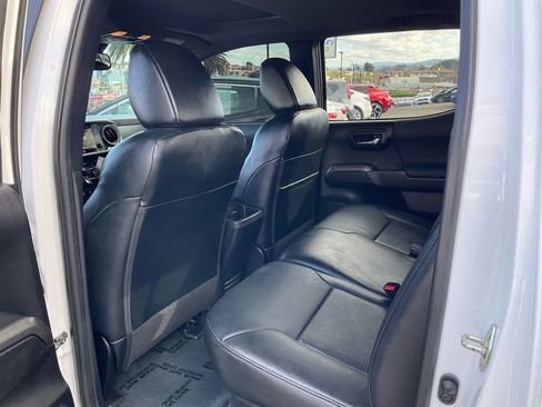 Used 2019 Toyota Tacoma TRD Off-Road w/ TRD Premium Off Road Package image 25