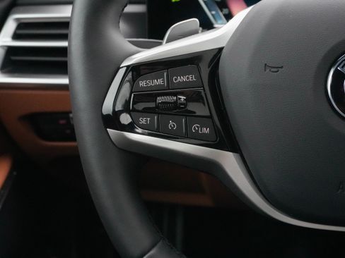 Certified 2025 BMW 330i Sedan image 18