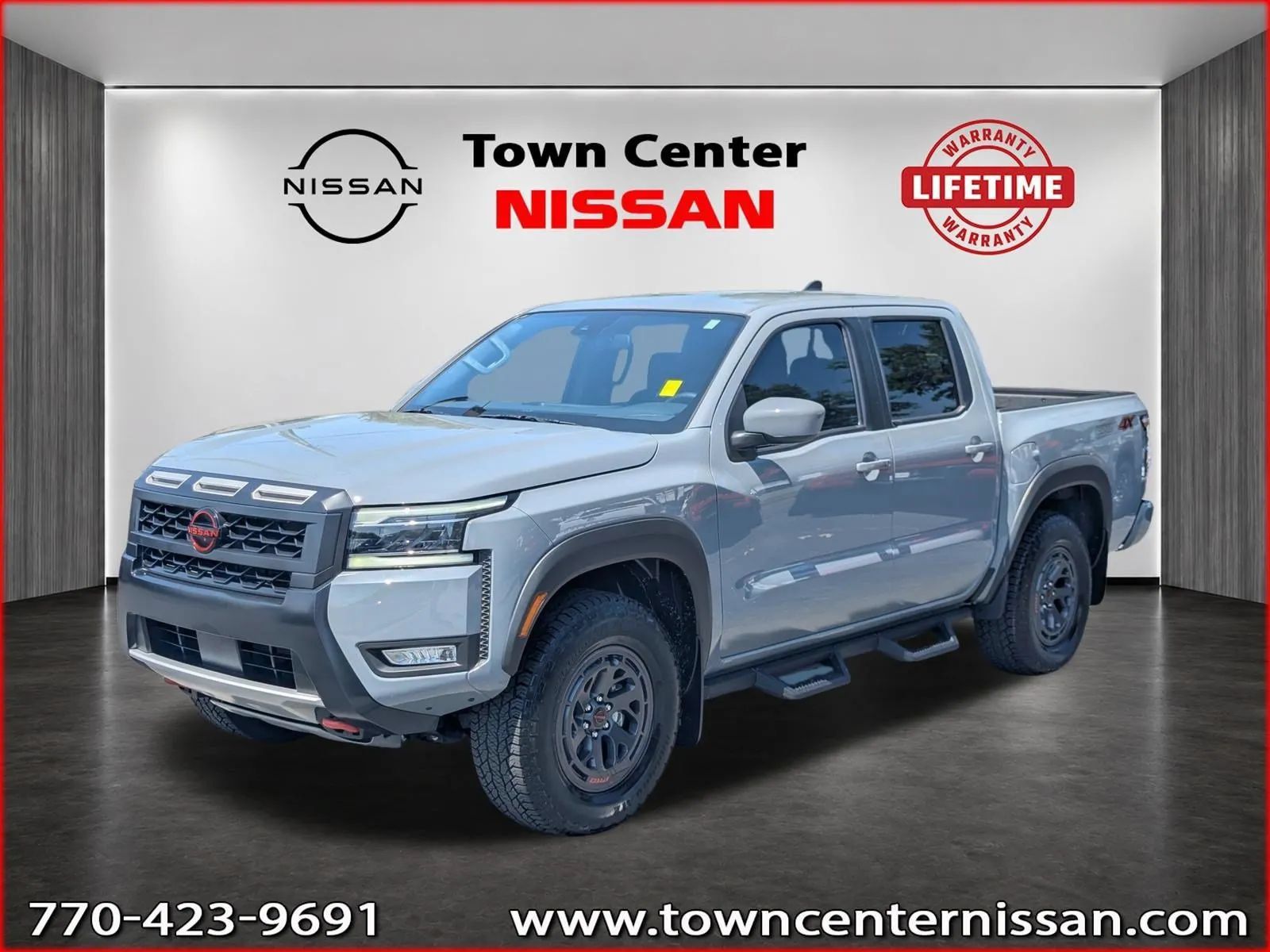 Certified 2025 Nissan Frontier PRO-4X AWD/4WD image 3