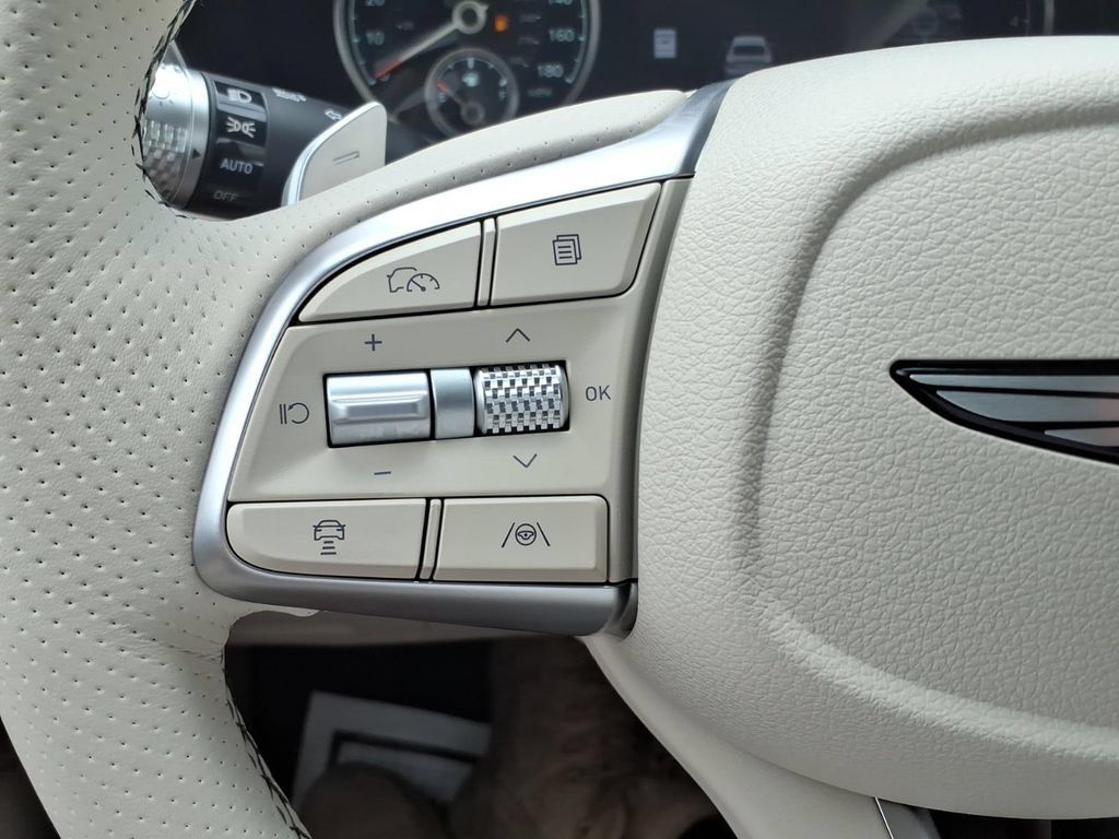 Used 2026 Genesis G70 2.5T Prestige RWD image 18