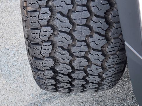 Certified 2025 Land Rover Defender 110 S image 15